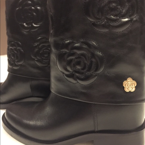 Chanel Camelia Boots 37 NEW! - Picture 4 of 8